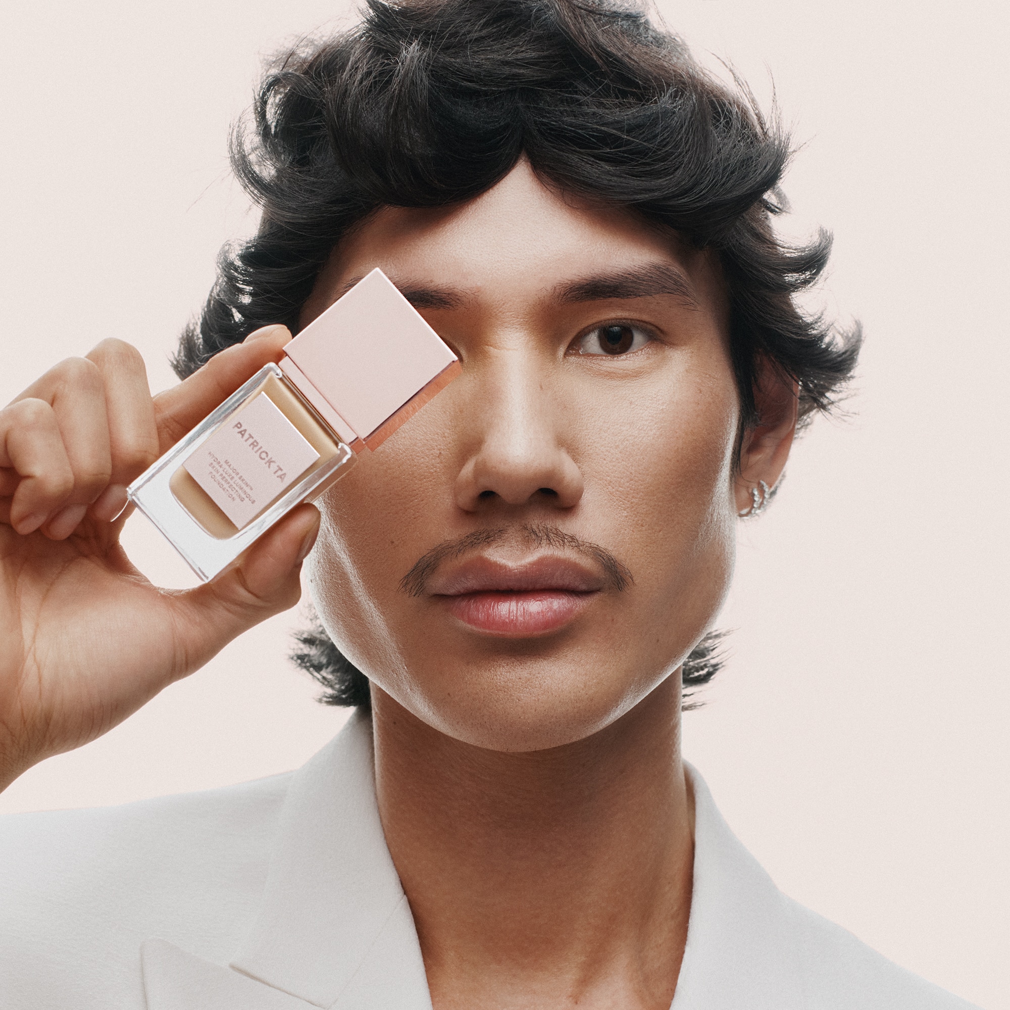 MAJOR SKIN HYDRA-LUXE LUMINOUS SKIN PERFECTING FOUNDATION (BASE DE MAQUILLAJE LUMINOSA)